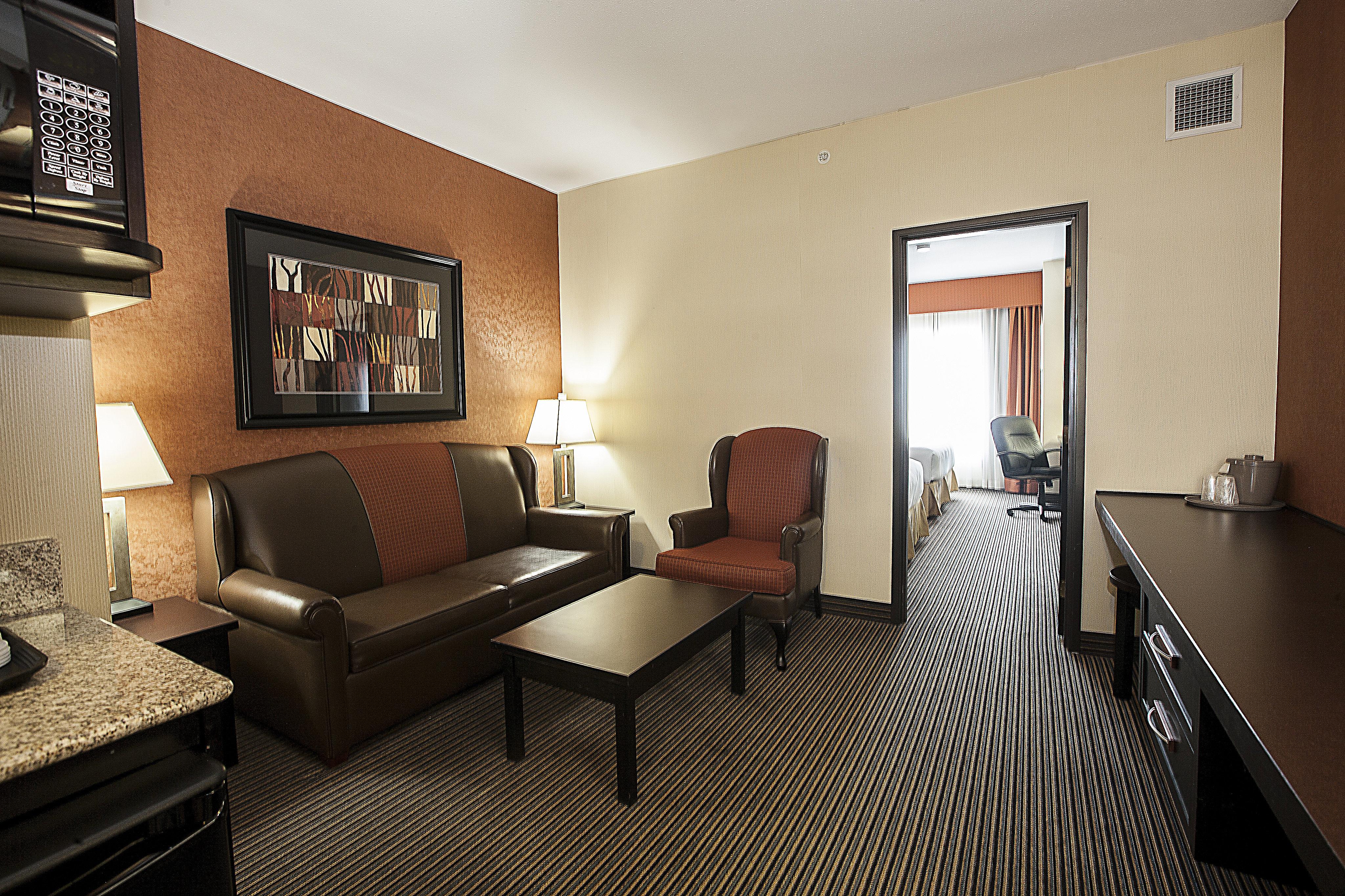 Holiday Inn Express Airport Calgary By Ihg Ngoại thất bức ảnh