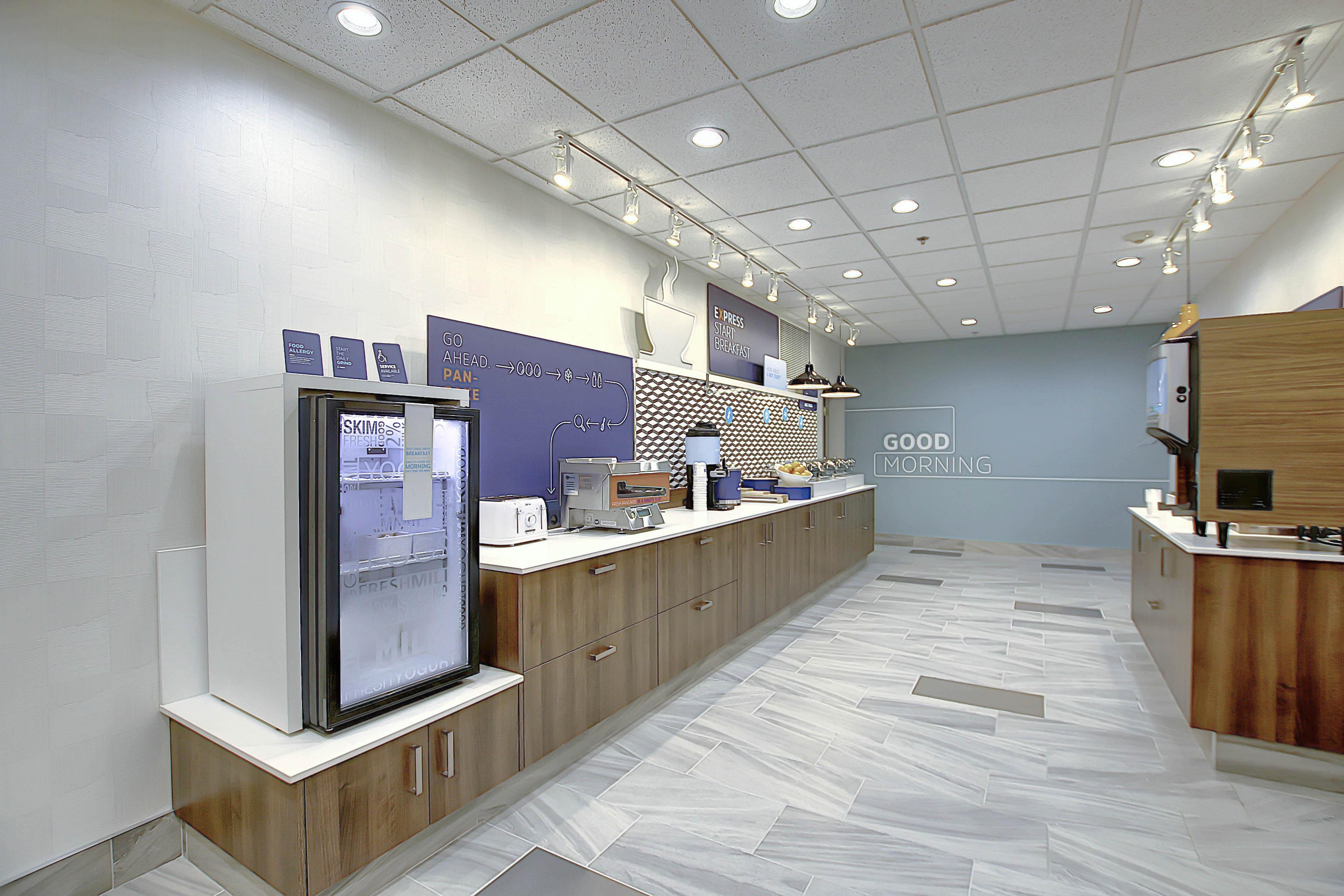 Holiday Inn Express Airport Calgary By Ihg Ngoại thất bức ảnh